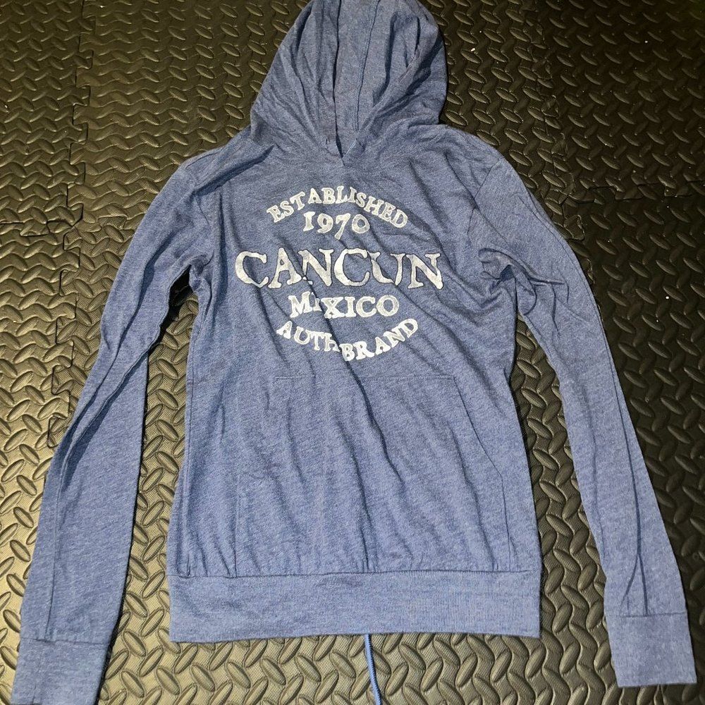 cancun hoodie small